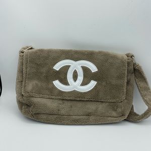 100% authentic!! CHANEL PRECISION MAKEUP BAG